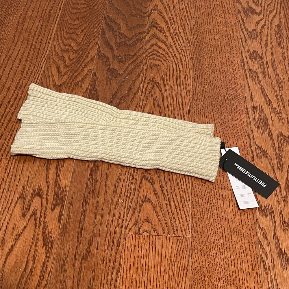 NWT Pretty Little Thing Hand Warmers - Beige Tan- One Size